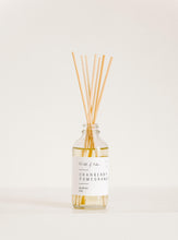 Load image into Gallery viewer, Cranberry Pomegranate Reed Diffuser
